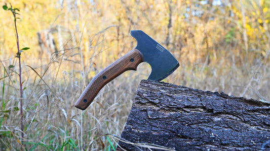 Types of Axes for Traveling: How to Choose Yours