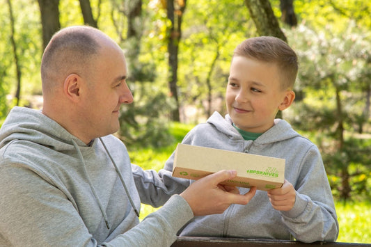 The First Knife in the Hands of a Child: How to Make This Moment Right